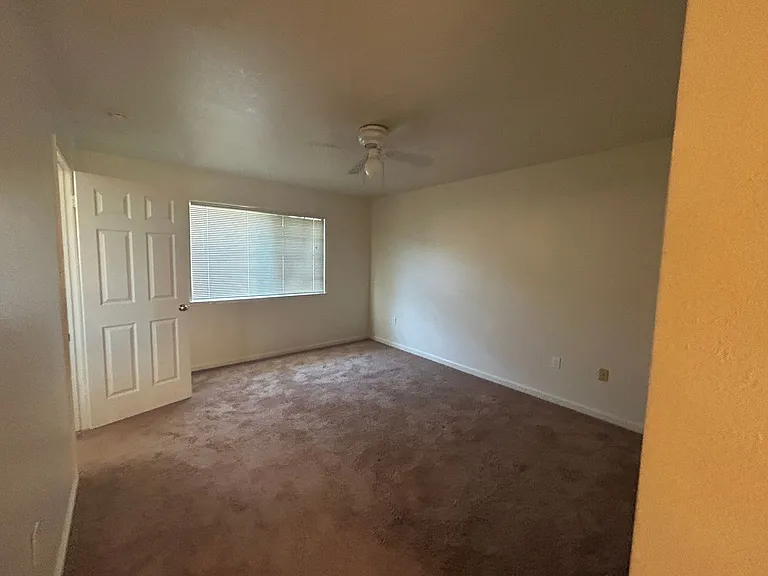 9428 Newington Way — Photo 15
