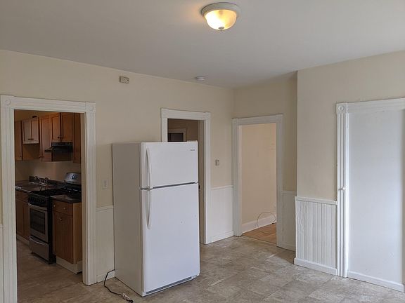 4th image of 81-85 Ledge St #1