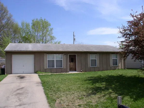 2538 Maverick Ln, Lawrence, KS 66046