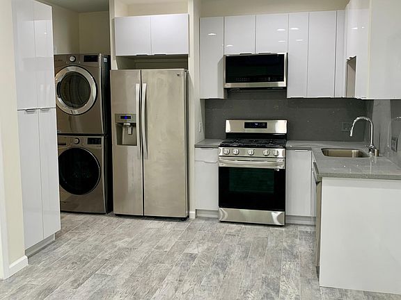 3rd image of 27817 Hawthorne Blvd #1/2