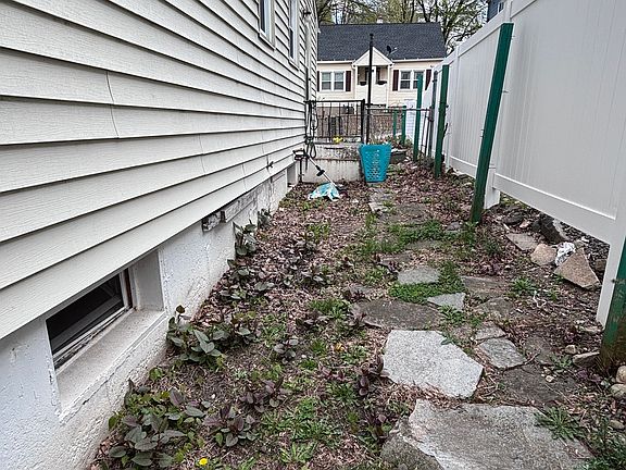 4th image of 110 Middle Street