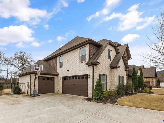 3rd image of 7550 Parktrace Ln