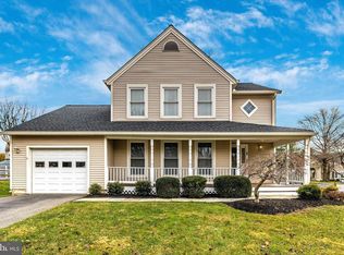 1 Rolling Fork Ct, Gaithersburg, MD 20882