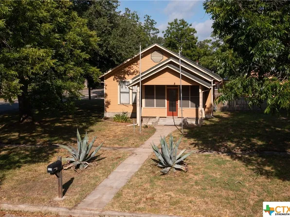 520 S Pecan Ave, Luling, TX 78648