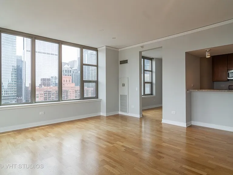200 N Jefferson St #1906 — Photo 8