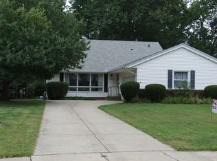 26600 Bruce Rd, Bay Village, OH 44140