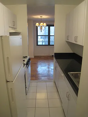 Rented by City Connections Realty | media 15