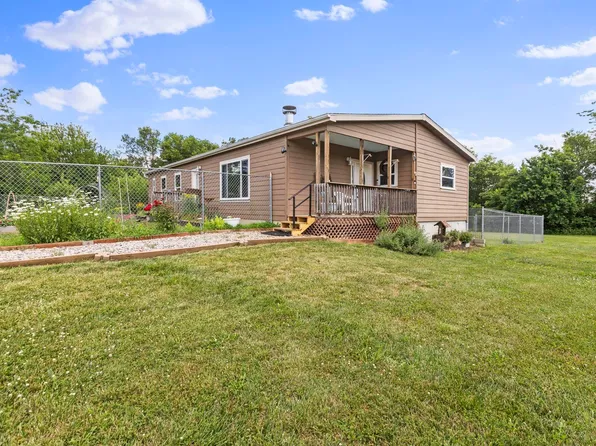 34 Texas Dr, Linn Valley, KS 66040