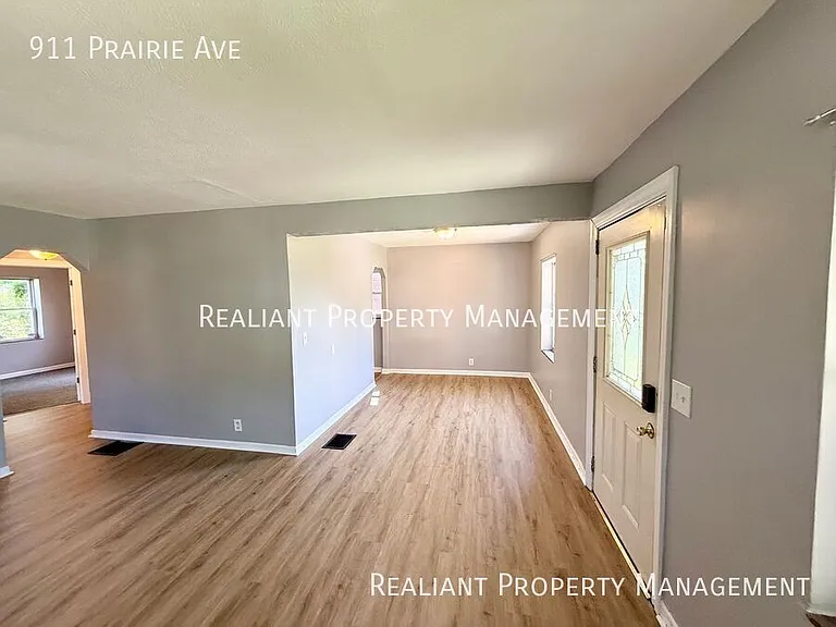 911 Prairie Ave — Photo 4