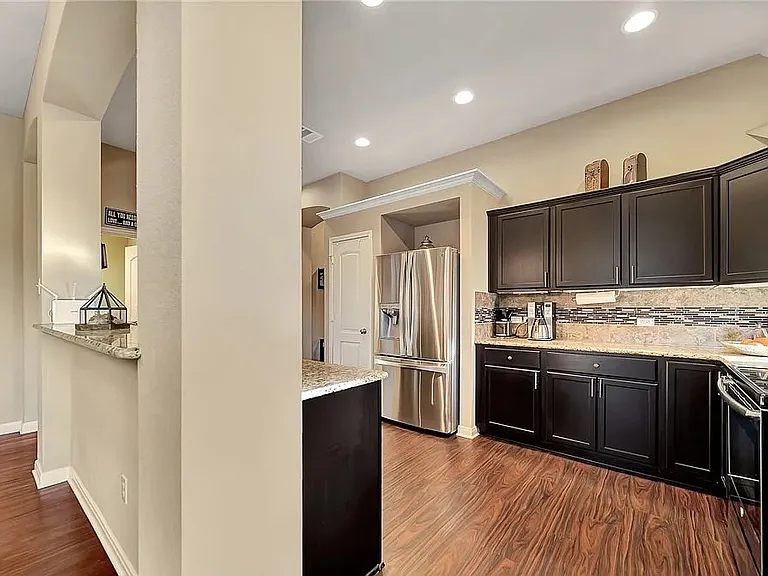 3701 Castleton Dr — Photo 6