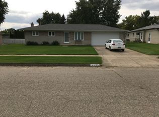 5095 Sparrowood Dr, Waterford, MI 48327