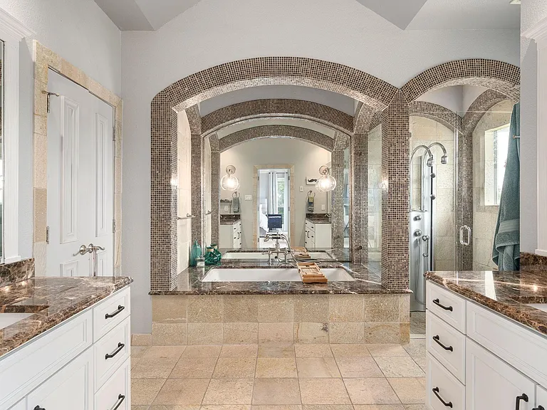 3rd floor primary bathroom