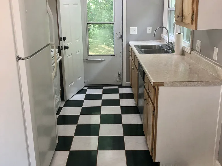 1010 C Smith St — Photo 14