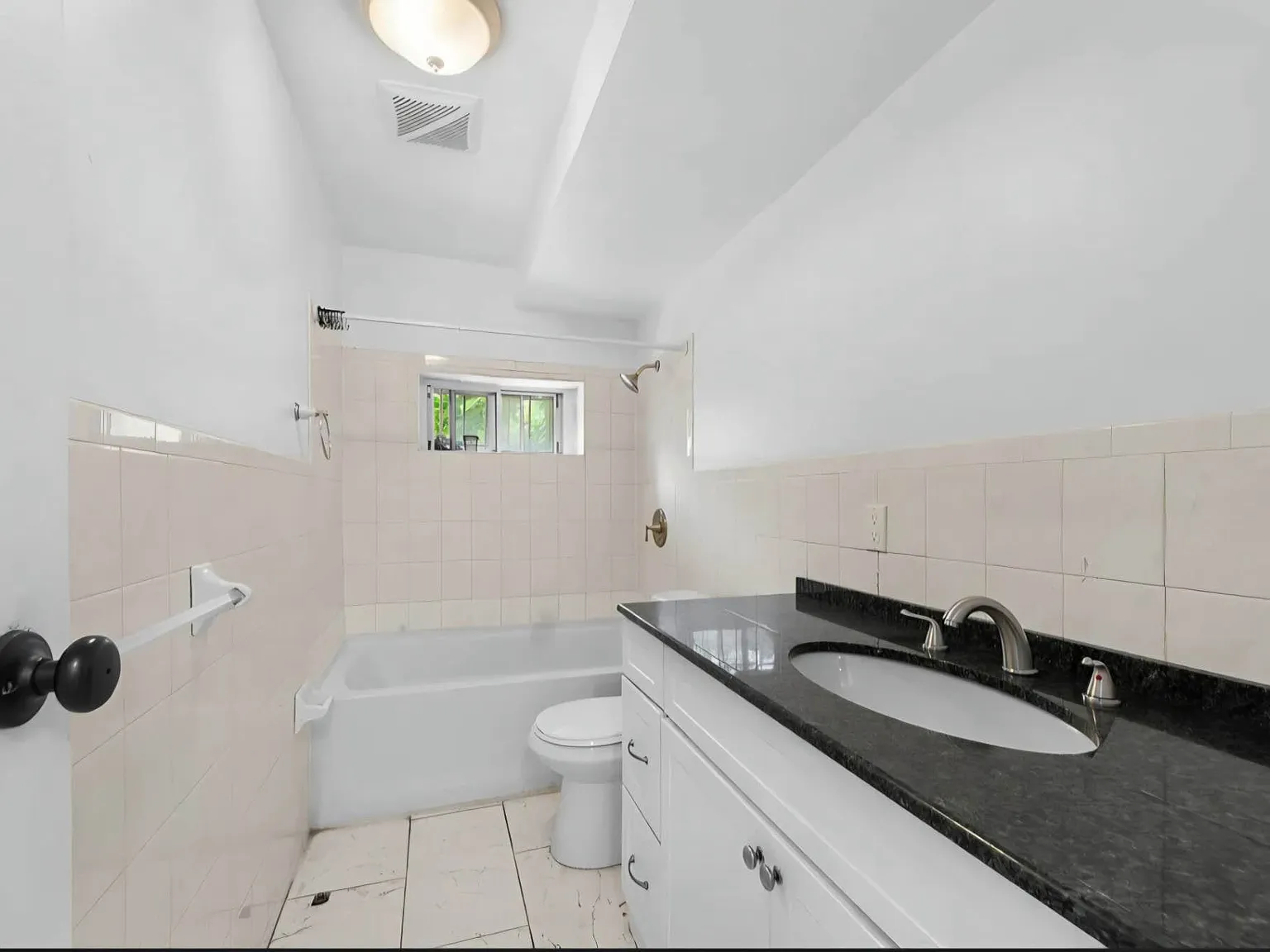 64 Bainbridge Street — Photo 4