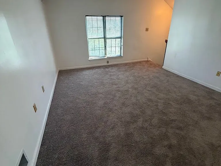 812 Christopher Dr — Photo 16