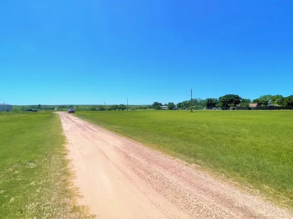 Lots 32 33 Mollybee Dr, Clarendon, TX 79226