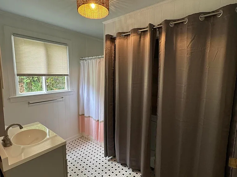 1009 Canterbury Rd — Photo 12