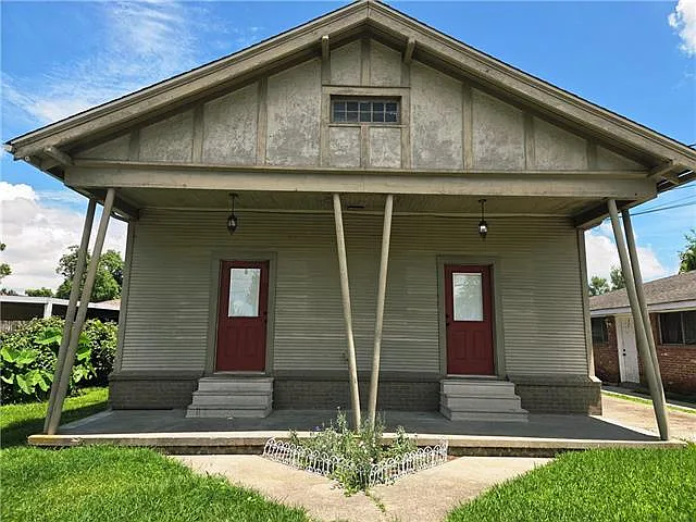 2319 Plaza Dr — Photo 2