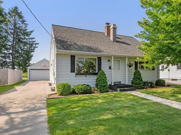 1402 Hamann ROAD, Manitowoc, WI 54220