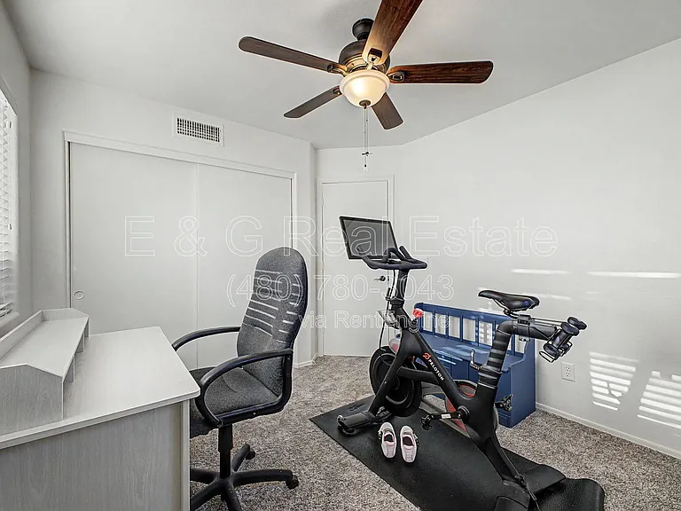 3910 E Rosemonte Dr — Photo 24