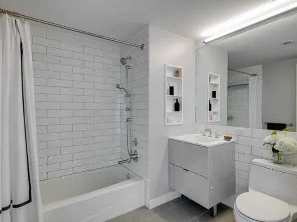 400 West 113th Street image 14 of 31