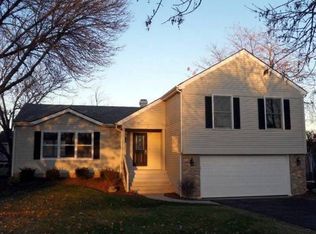 267 Pebblestone Rd, Naperville, IL 60565