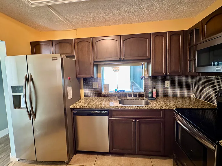 1800 SW 81st Ave #1307 — Photo 10