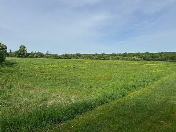 4th image of 250 W Wrentham Rd