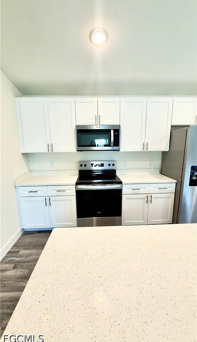 3 bed, 2.0 bath, 1765 sqft, $2,400 — Photo 4