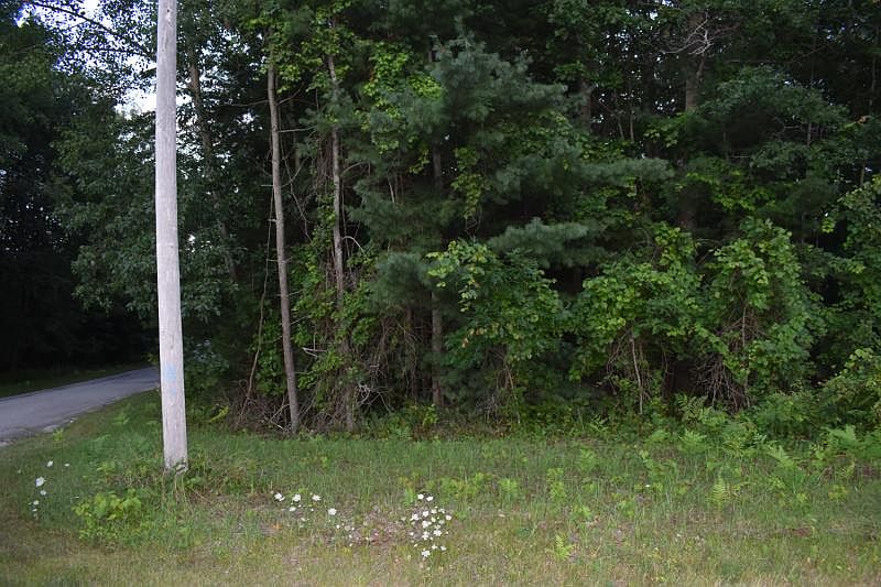 1st image of E Cedar Lake Dr