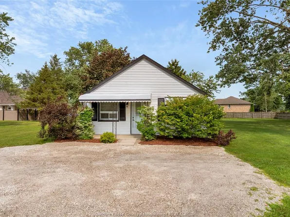 6040 Matchette Rd, Lasalle, ON N9J 3V9