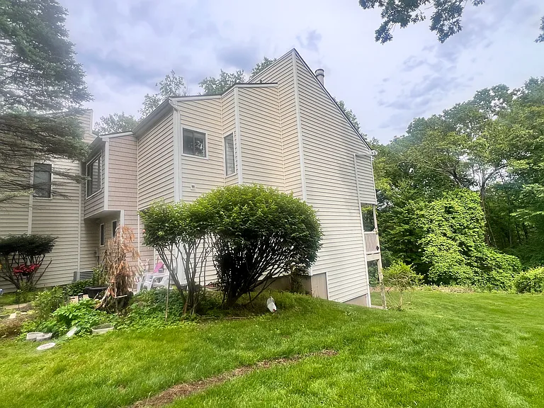 28 Currier Way — Photo 3