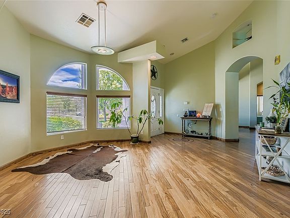 5th image of 8640 Horse Dr