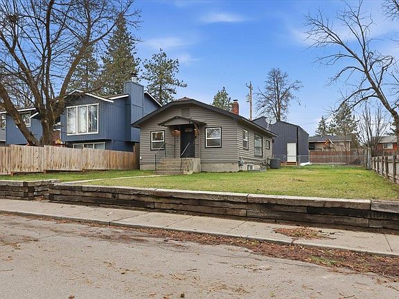 3rd image of 3219 E 36th Ave