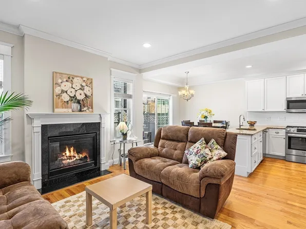 7 Washington Ave #B, Natick, MA 01760