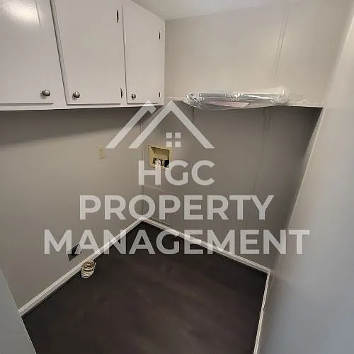 240 Penny Ln — Photo 13