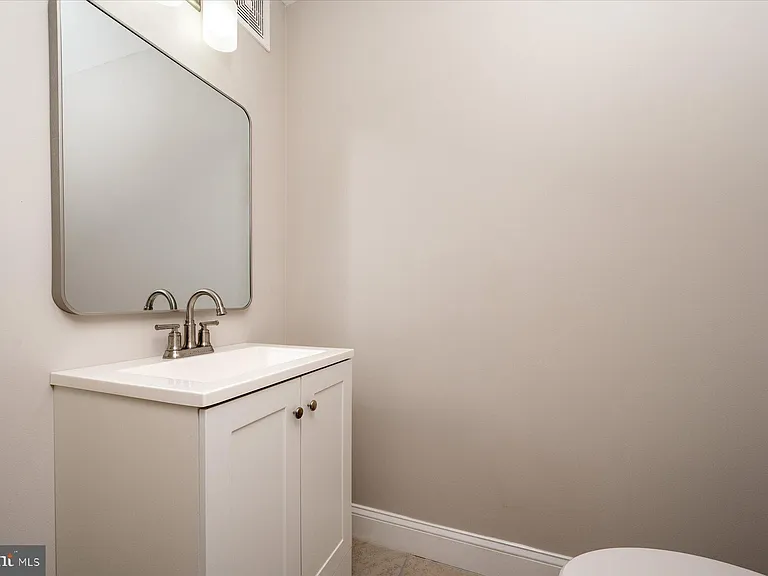 1400 Lower View Ct — Photo 26