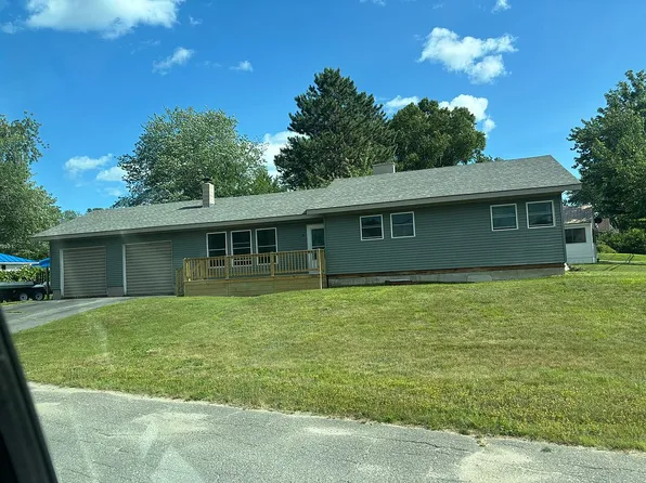 3 Delaware Pl, Millinocket, ME 04462