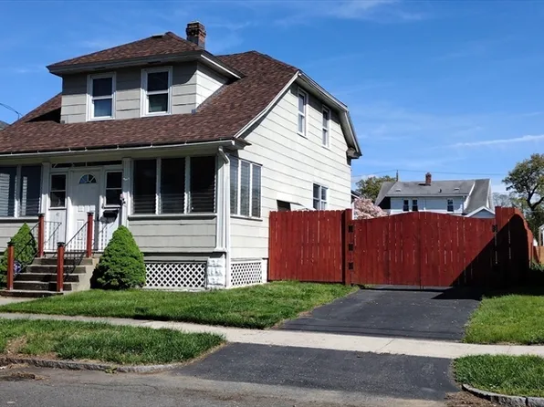 47 Davenport St, Chicopee, MA 01013