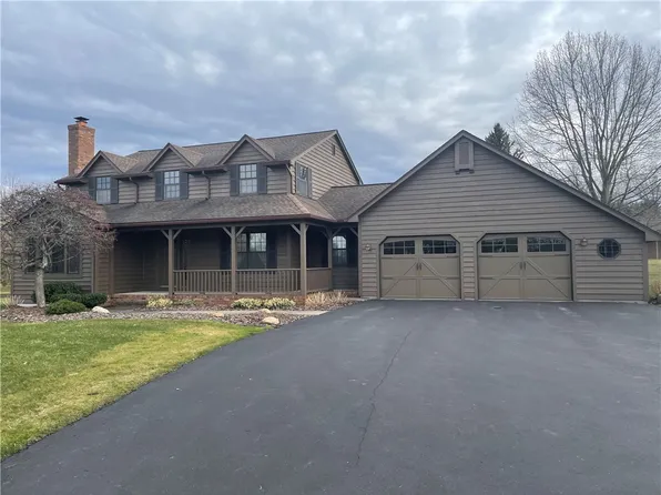 21 Burritt Rd, Hilton, NY 14468