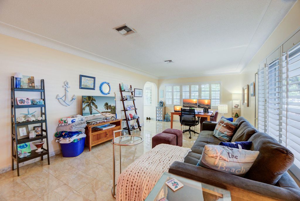 226 NE 13th Avenue, photo 8