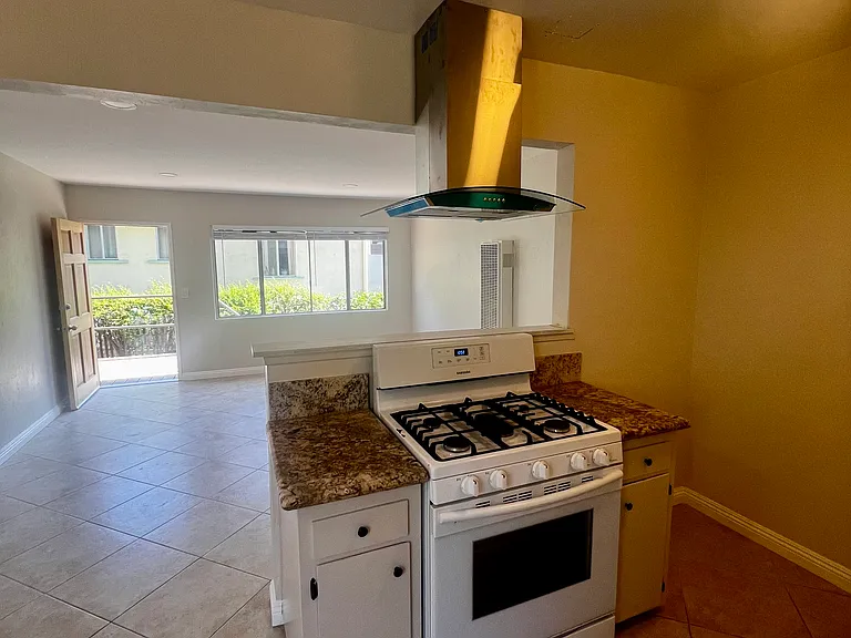 1035 S Alma St #2 — Photo 3