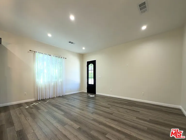 15447 Septo St — Photo 5