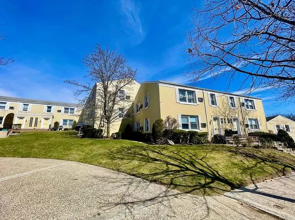 251-43 71st Ave #119B, Bellerose, NY 11426