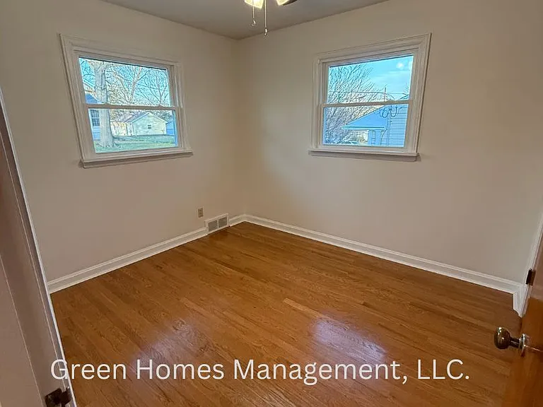 895 Harrison St — Photo 7