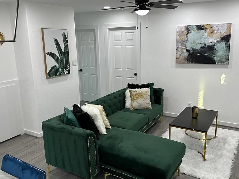 8722 Peachtree St — Photo 1