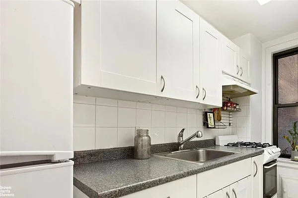 Rented by Brown Harris Stevens | media 9