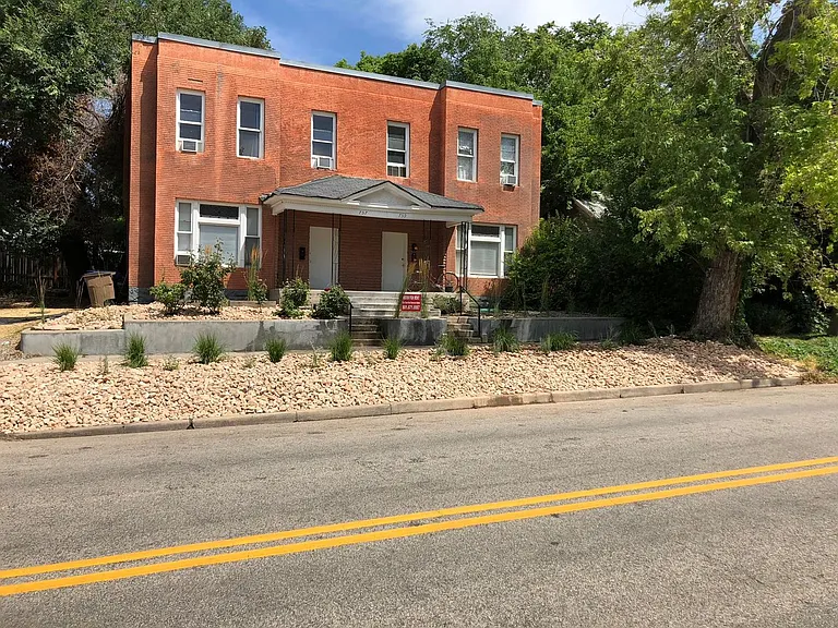 757 E 2nd Ave — Photo 29