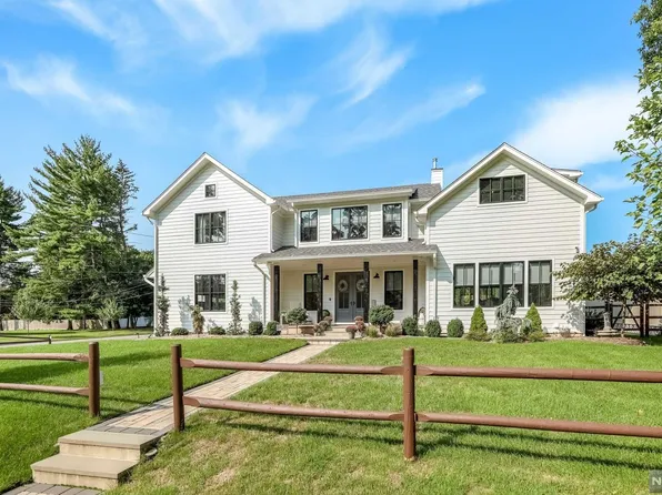 19 Leoson Pkwy, Old Tappan, NJ 07675