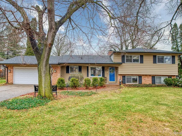 1920 Byrnes Rd, Lansing, MI 48906